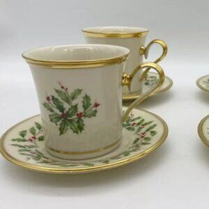 Lenox Set of 4 Mugs Holliday Holly Berry 3.5" with Saucers Never Used